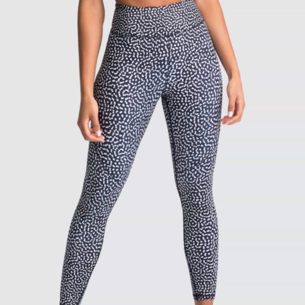 NWOT DOYOUEVEN Excel Leggings Black Speckle